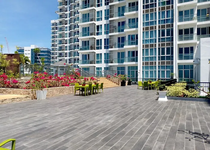 Mactan Newtown Deluxe 8 Boulevard 8 Apartment Punta Engano (Mactan)