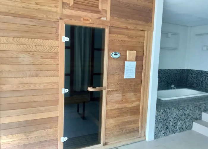 Mactan Newtown Deluxe 8 Boulevard 8
