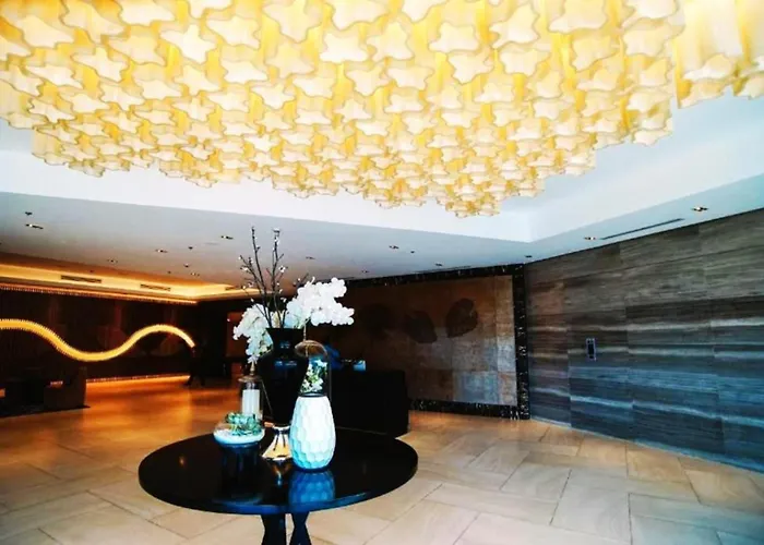 Mactan Newtown Deluxe 8 Boulevard 8 Punta Engaño