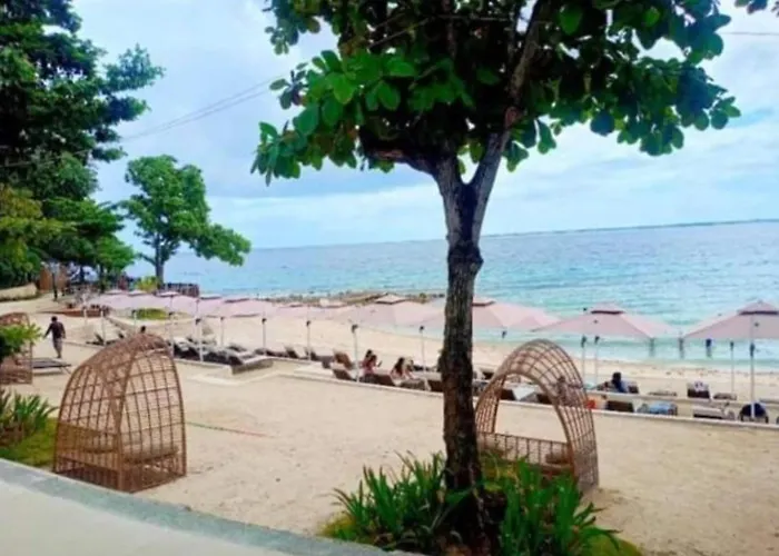 Mactan Newtown Deluxe 8 Boulevard 8 *