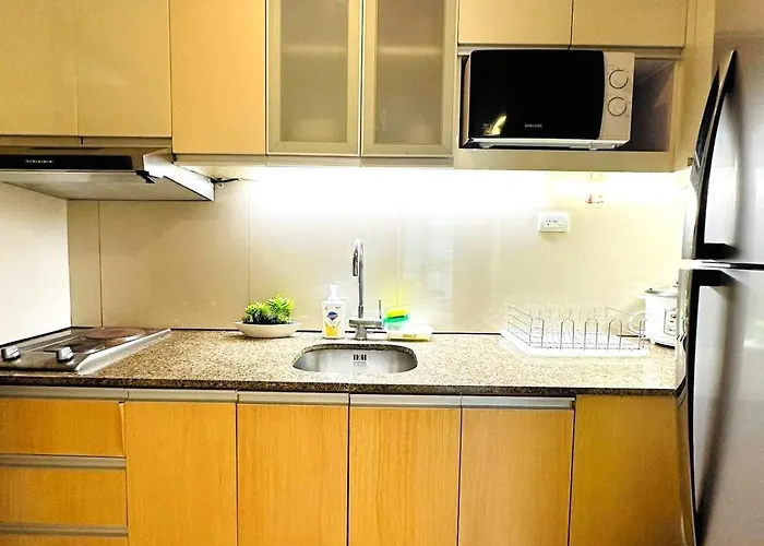Mactan Newtown Deluxe 8 Boulevard 8 *